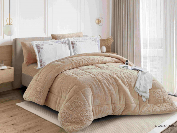 4-Piece Single Winter Comforter Set with Embroidered Pillowcases