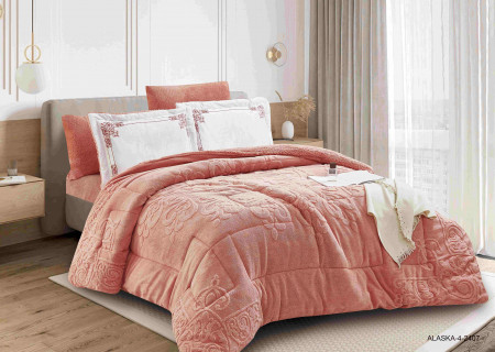 4-Piece Single Winter Comforter Set with Embroidered Pillowcases