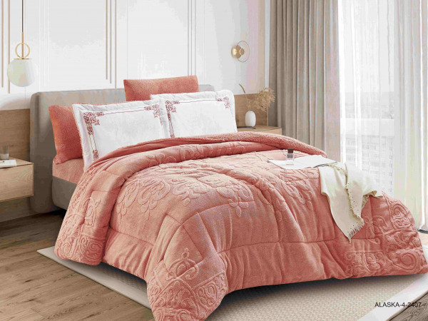 4-Piece Single Winter Comforter Set with Embroidered Pillowcases