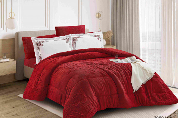 4-Piece Single Winter Comforter Set with Embroidered Pillowcases