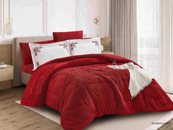 4-Piece Single Winter Comforter Set with Embroidered Pillowcases