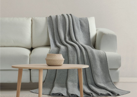 Decorative Blanket 160 × 220 cm – Warm, Lightweight & Durable