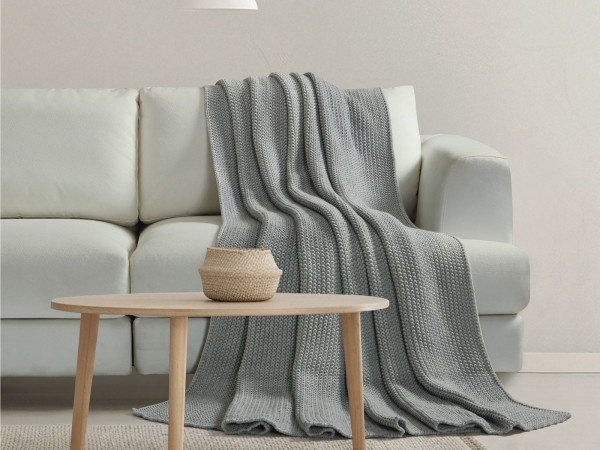 Decorative Blanket 160 × 220 cm – Warm, Lightweight & Durable