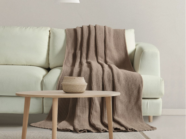 Decorative Blanket 160 × 220 cm – Warm, Lightweight & Durable