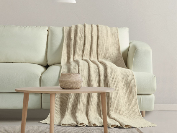 Decorative Blanket 160 × 220 cm – Warm, Lightweight & Durable