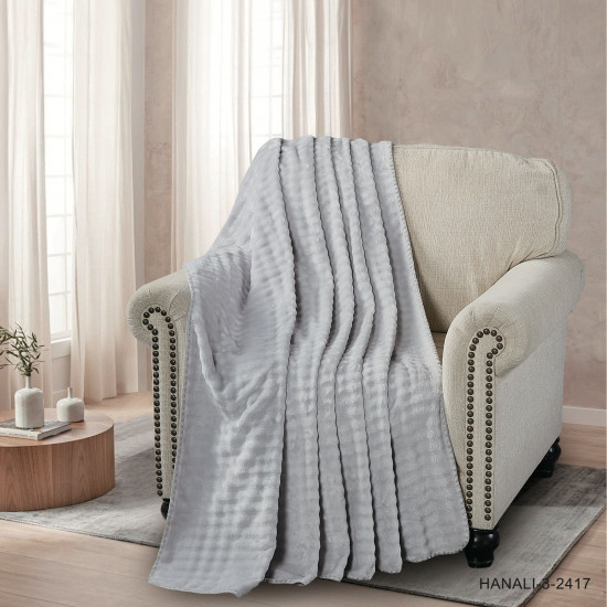 Decorative Blanket 160 × 220 cm – Warm, Lightweight & Durable Decorative Blanket 160 × 220 cm – Warm, Lightweight & Durable