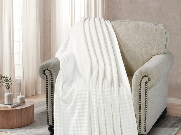 Decorative Blanket 160 × 220 cm – Warm, Lightweight & Durable