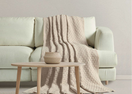 Decorative Blanket 160 × 220 cm – Warm, Lightweight & Durable