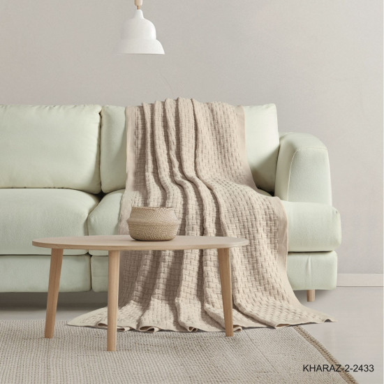 Decorative Blanket 220 × 240 cm – Warm, Lightweight & Durable