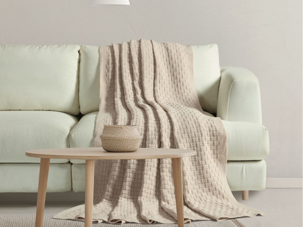 Decorative Blanket 160 × 220 cm – Warm, Lightweight & Durable