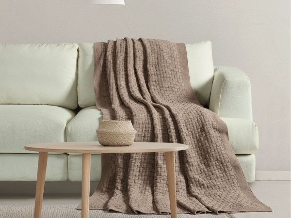 Decorative Blanket 160 × 220 cm – Warm, Lightweight & Durable