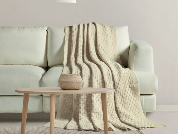 Decorative Blanket 160 × 220 cm – Warm, Lightweight & Durable