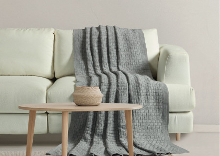 Decorative Blanket 160 × 220 cm – Warm, Lightweight & Durable