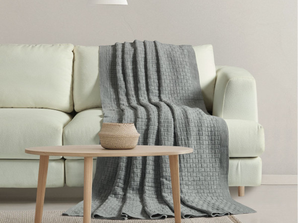 Decorative Blanket 160 × 220 cm – Warm, Lightweight & Durable