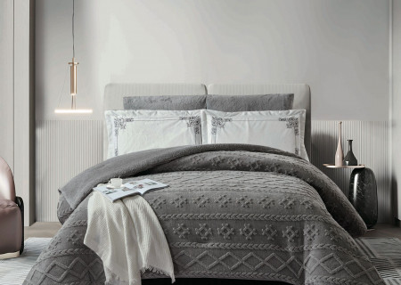 4-Piece Single Winter Comforter Set with Embroidered Pillowcases - Winter Collection