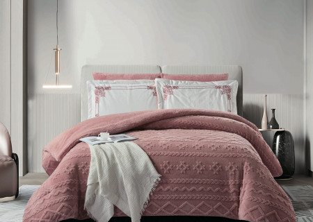 4-Piece Single Winter Comforter Set with Embroidered Pillowcases - Winter Collection