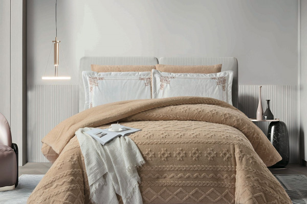 6-Piece Double Winter Comforter Set with Embroidered Pillowcases - Winter Collection