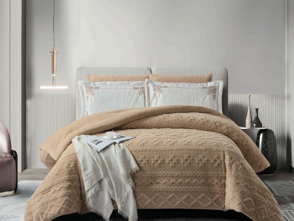 4-Piece Single Winter Comforter Set with Embroidered Pillowcases - Winter Collection