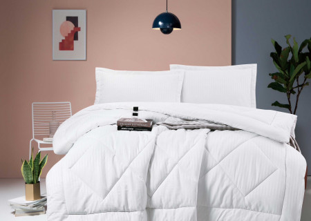 Queen Size 4PCS Bedding Set – Comforter, Fitted Sheet & Pillowcases