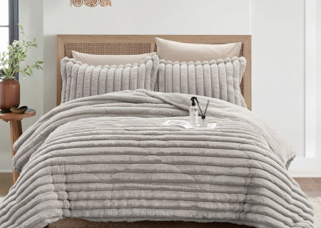 6-Piece Ultra Fluffy Comforter Bedding Set (King Size – 260×240 cm)