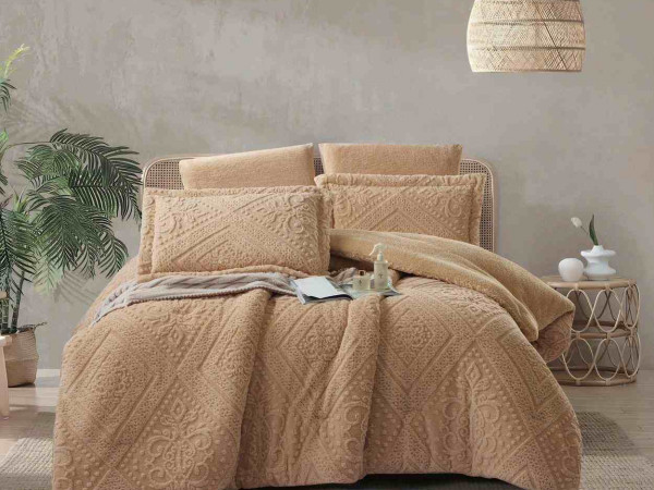 4-Piece Single Winter Comforter Set with Embroidered Pillowcases - Winter Collection