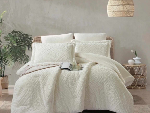 4-Piece Single Winter Comforter Set with Embroidered Pillowcases - Winter Collection