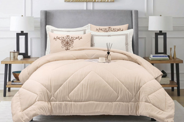 Soft & Cozy 6-Piece Bedding Set with Comforter, Fitted Sheet & Pillow Covers (230x250 cm)