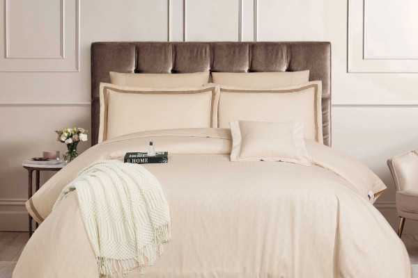Luxury 7-Piece Bedding Set with Silk-Fill Comforter