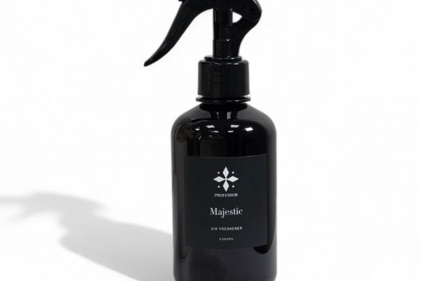 Majestic – All-Purpose Spray with the Power of Amber and Leather