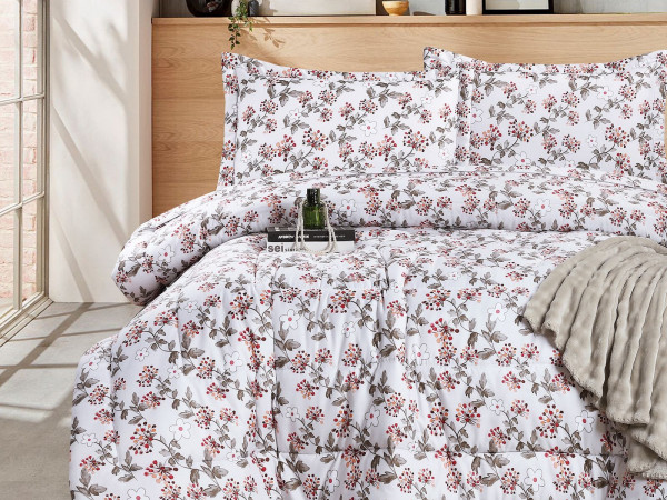 Queen Size 4PCS Bedding Set – Comforter, Fitted Sheet & Pillowcases