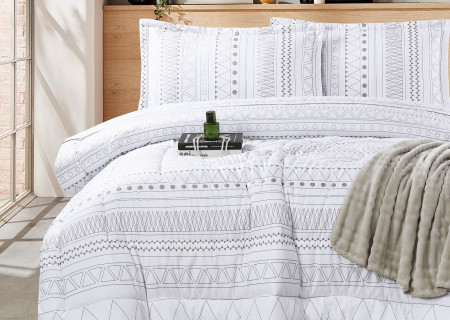 Queen Size 4PCS Bedding Set – Comforter, Fitted Sheet & Pillowcases