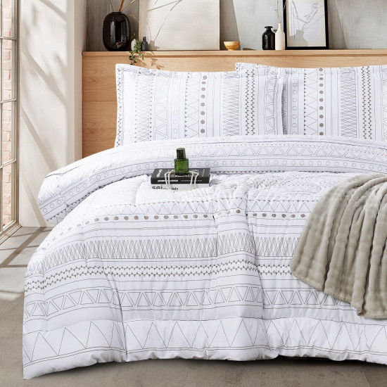 Queen Size 4PCS Bedding Set – Comforter, Fitted Sheet & Pillowcases