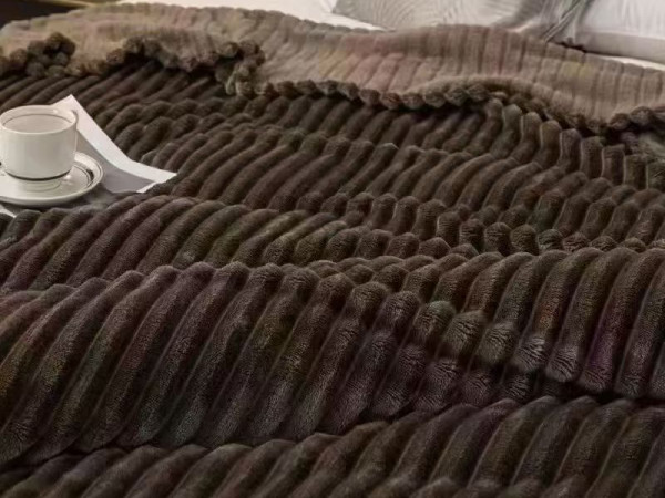 Soft & Elegant Single Size Flannel Blanket  160X240 cm