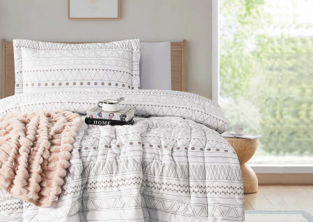 4-Piece Single Size Comforter Set 4-Piece Single Size Comforter Set