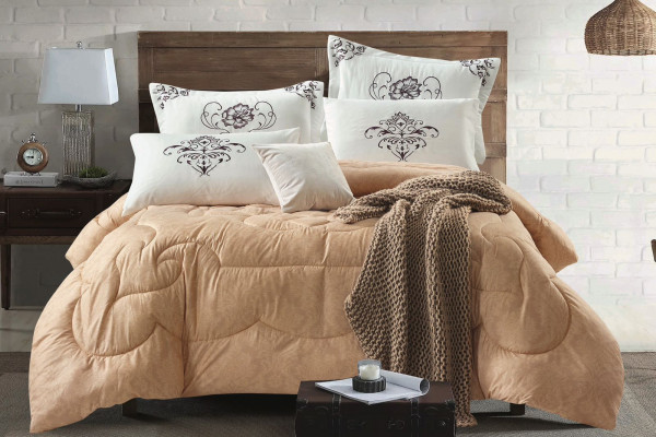 Luxury Embroidered 6-Piece Bedding Set – Comforter, Fitted Sheet & Pillowcases (230x250 cm)